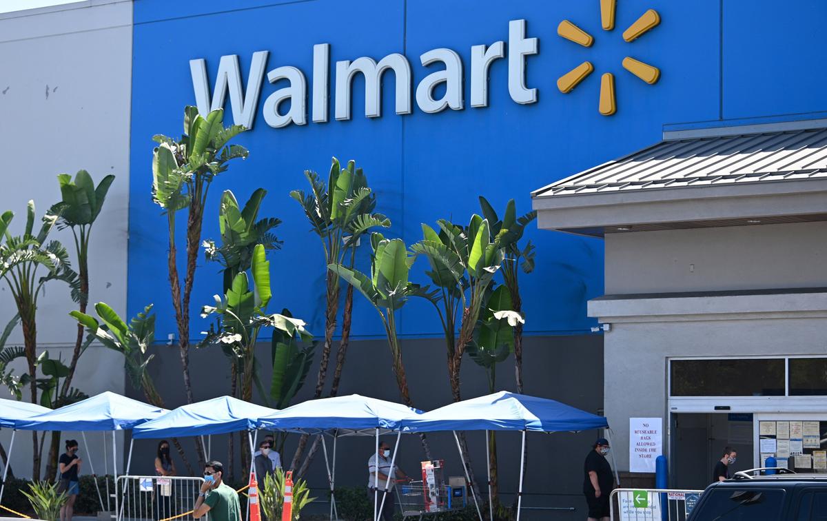 Walmart Scraps Decision to Pull Guns and Ammo From Store Shelves