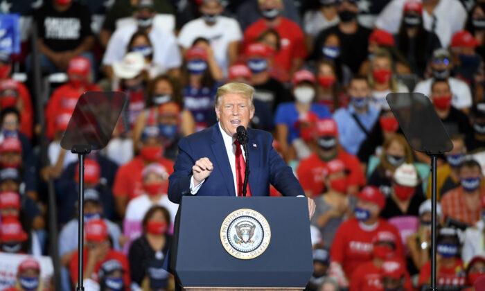 Trump Holds Nevada Rally, Urges Governor to ‘Open Up Your State’