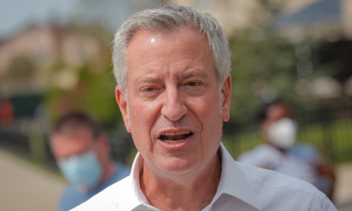 NYC Mayor Says City Won’t Impose Indoor Mask Mandate Like LA