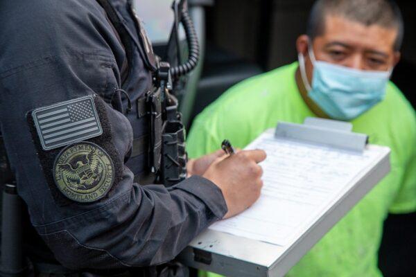 A DHS agent making an arrest as part of a weeklong effort targeting criminal aliens, California between Sept. 28 and Oct. 2, 2020. (Michael Johnson/U.S. Immigration and Customs Enforcement)