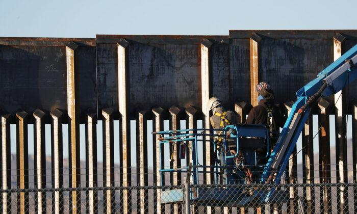 Border Wall Contractors Told to Stop Construction by Tuesday Night: Congressman