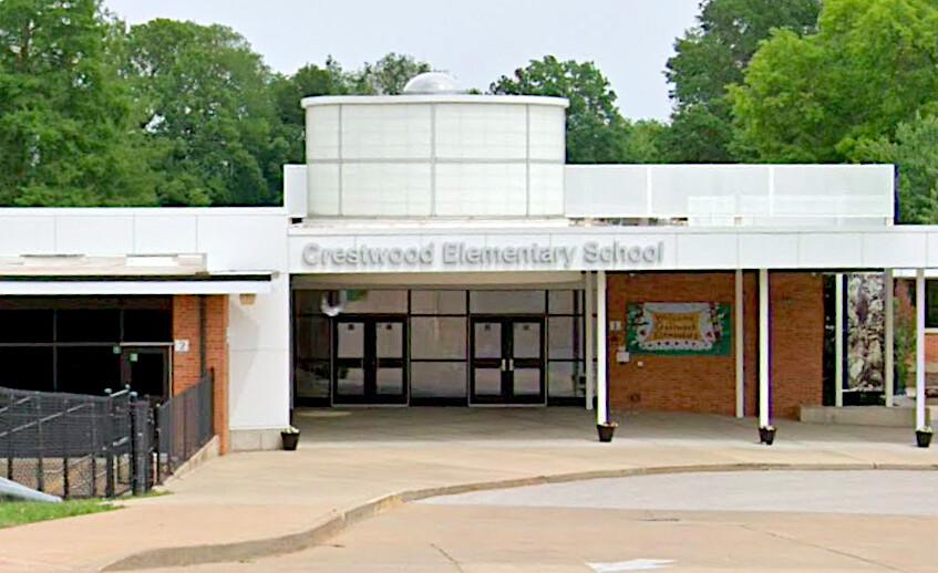Crestwood Elementary School in St. Louis, Mo. (Screenshot/<a href="https://www.google.com/maps/@38.5636249,-90.3844244,3a,15y,106.44h,88.64t/data=!3m6!1e1!3m4!1saLSXeO_Hlad0vaQB3HEJTg!2e0!7i16384!8i8192">Google Maps</a>)