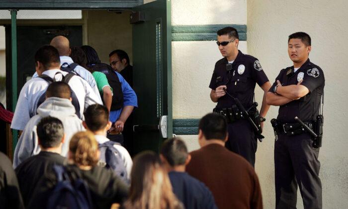 Los Angeles Slashes School Police Budget, Replaces Officers With ‘Climate Coaches’
