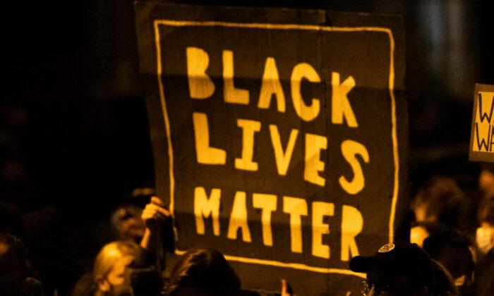 Military Whistleblower Says Large Black Lives Matter Flag Was Hung at US Naval Base in Africa