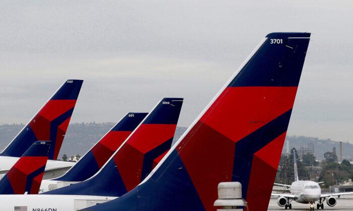 Delta Jet Makes Emergency Landing as Passengers, Crew Detain ‘Unruly’ Man