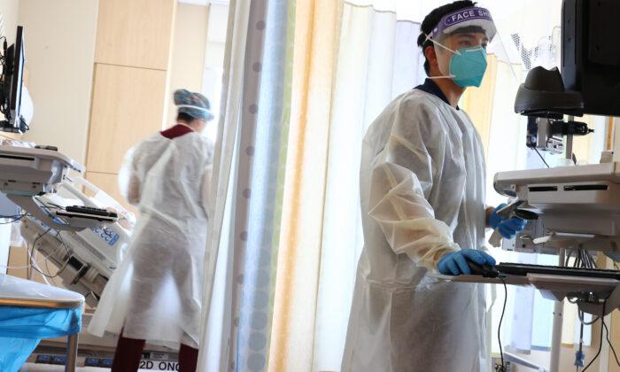 Coronavirus Hospitalizations Fall Below 1,100 in Los Angeles County