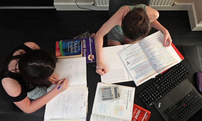 40 Percent of Pupils in England Missed Target for Learning Time During Closures: Report