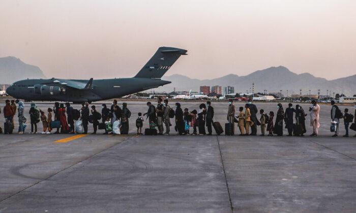 US Embassy in Kabul Advises Americans to Avoid Airport, Citing Security Threats