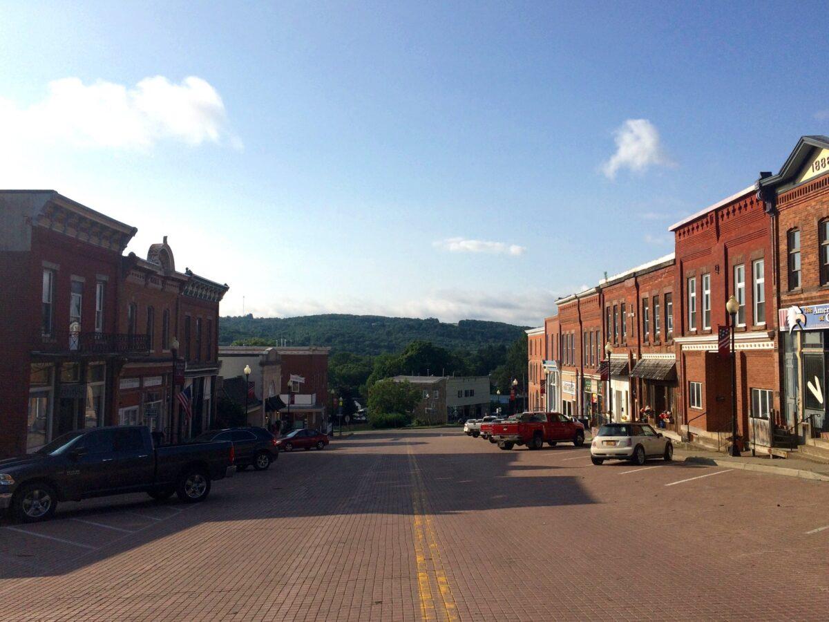 Looking southward down North Main Street (NY 353) from the corner of Jefferson Street in the Village of Cattaraugus, N.Y., on July 28, 2018. (Andre Carrotflower via Wikimedia Commons/CC BY-SA 4.0)