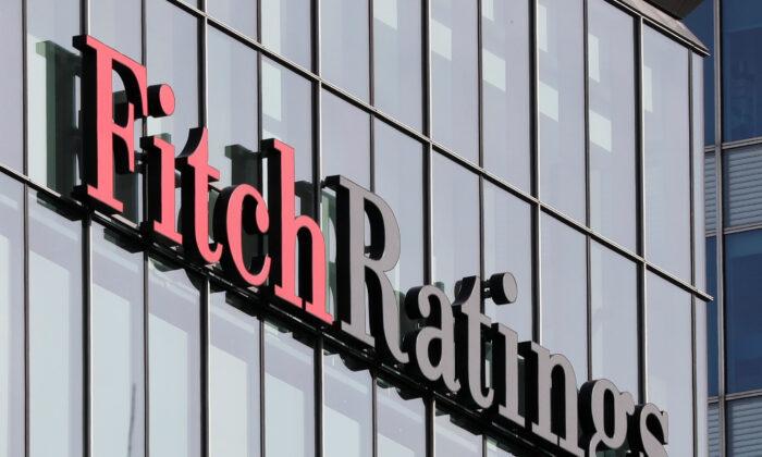 Fitch Warns It Might Downgrade Dozens of US Banks After Slashing America’s Credit Rating
