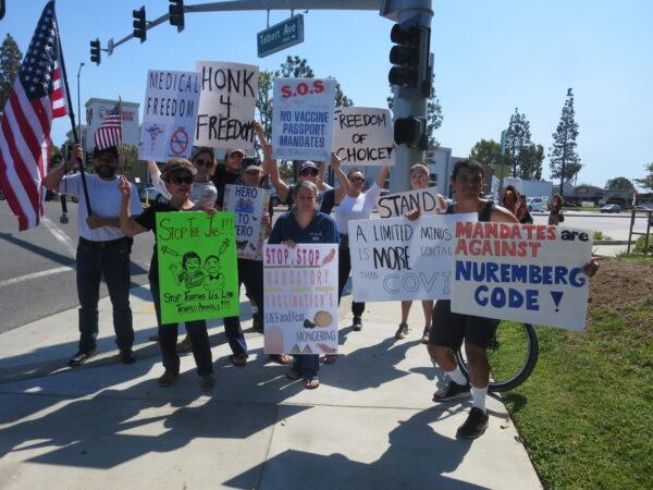 Protestors gather to oppose the vaccine mandate for health care workers in Fountain Valley, Calif., on Oct. 1, 2021. (Mei Li/The Epoch Times)