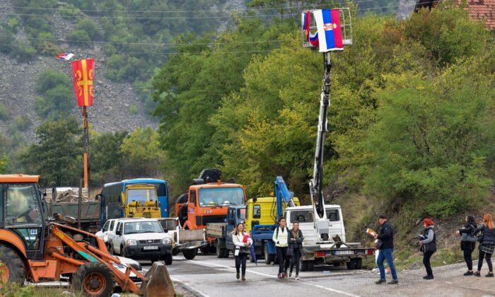 Serbs Unblock Roads in Kosovo as NATO Moves to End Car Plate Row