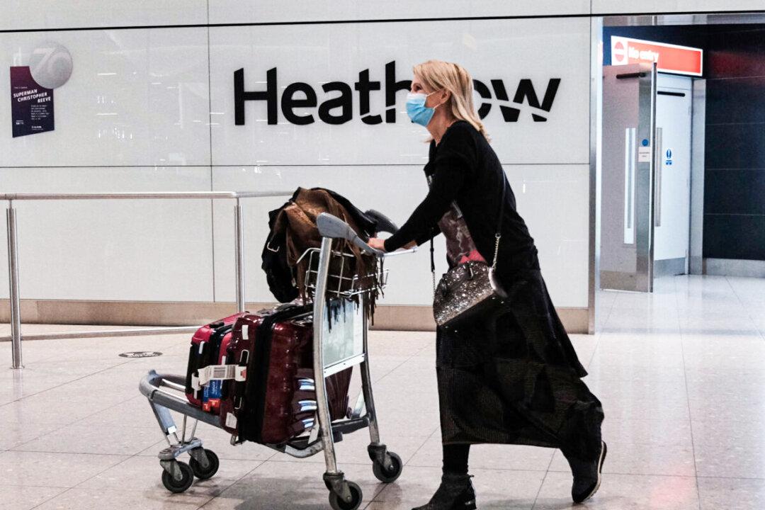 UK’s Heathrow Airport Scraps COVID-19 Mask Mandate
