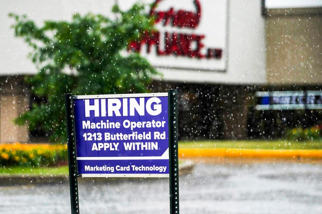 Weekly Jobless Claims Rise as Labor Output Hits Worst Decline in Production Rates Since 1947