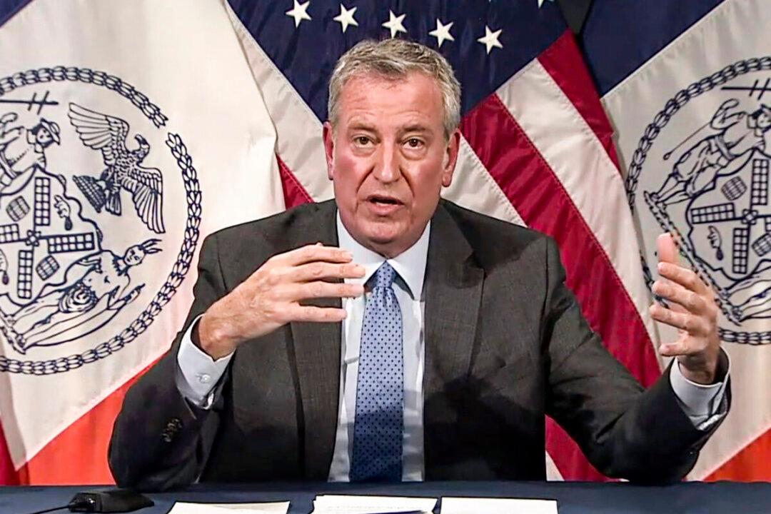 De Blasio Unveils Details on NYC Workplace Vaccine Mandate