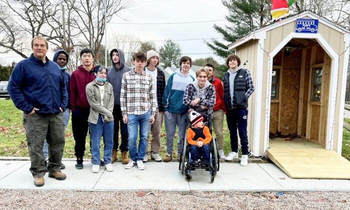 Teens Build Bus Stop Shelter for a 5-Year-Old Wheelchair User to Protect Him From Bad Weather