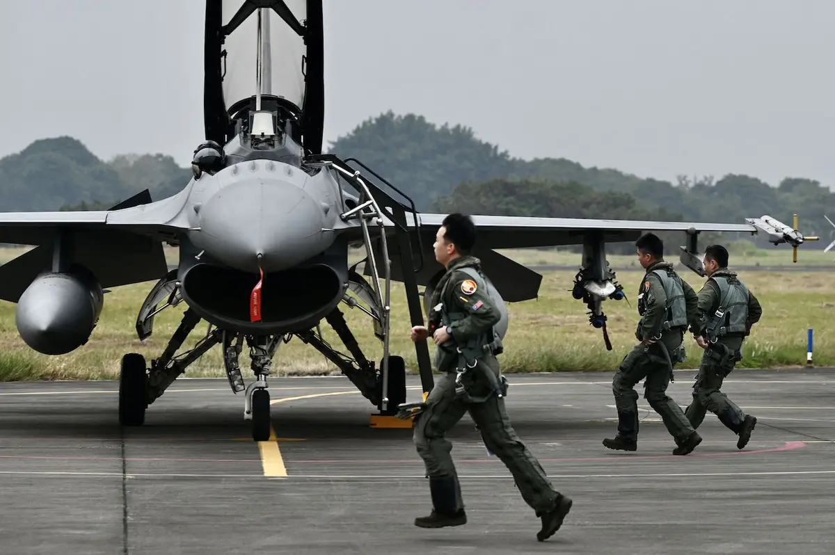Taiwanese Defense Minister ‘Cautiously Optimistic’ About US Arms Sale Deal