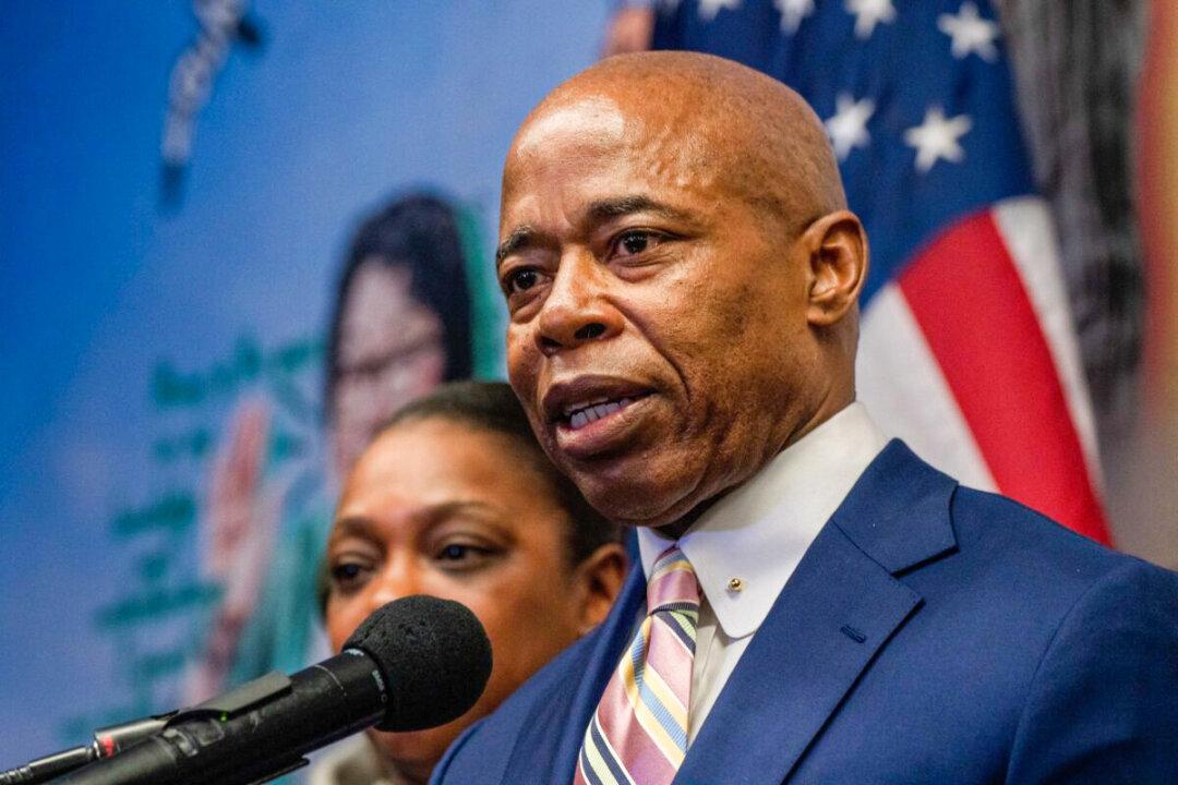 ‘Staying Prepared and Not Panicking,’ New York Mayor Refuses to Reinstate Mask Mandate