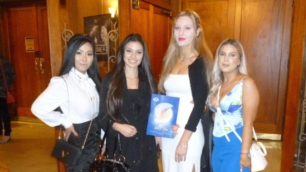 Yasemin Islek (2nd L) attended Shen Yun Performing Arts at the Palais Theatre in Melbourne, Australia, on April 23, 2022. (Henry Jom/The Epoch Times)