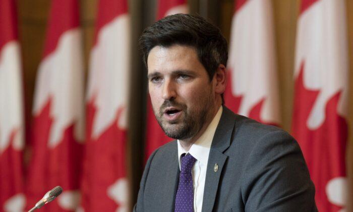 Ottawa Announces Plan to Fill Labour Shortages With Refugees