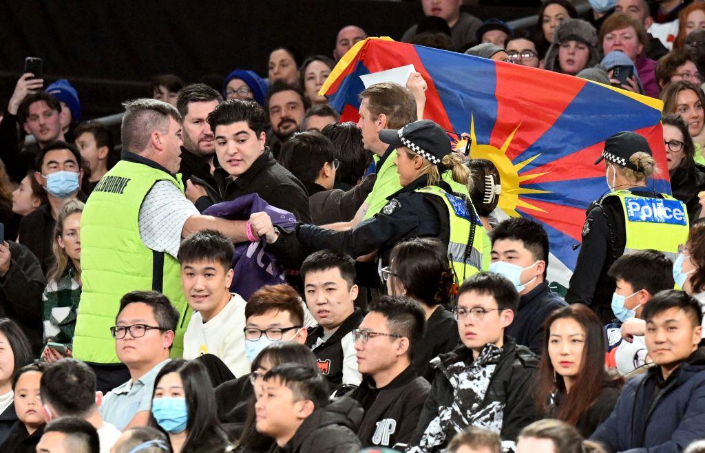 Ugly Scenes Erupt at Australia–China Basketball Match After Human Rights Protest