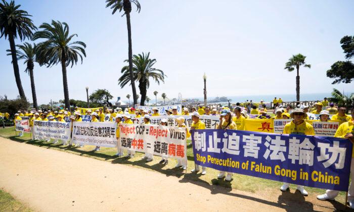 Falun Gong Adherents Hold Local Rally Against 23-Year Persecution