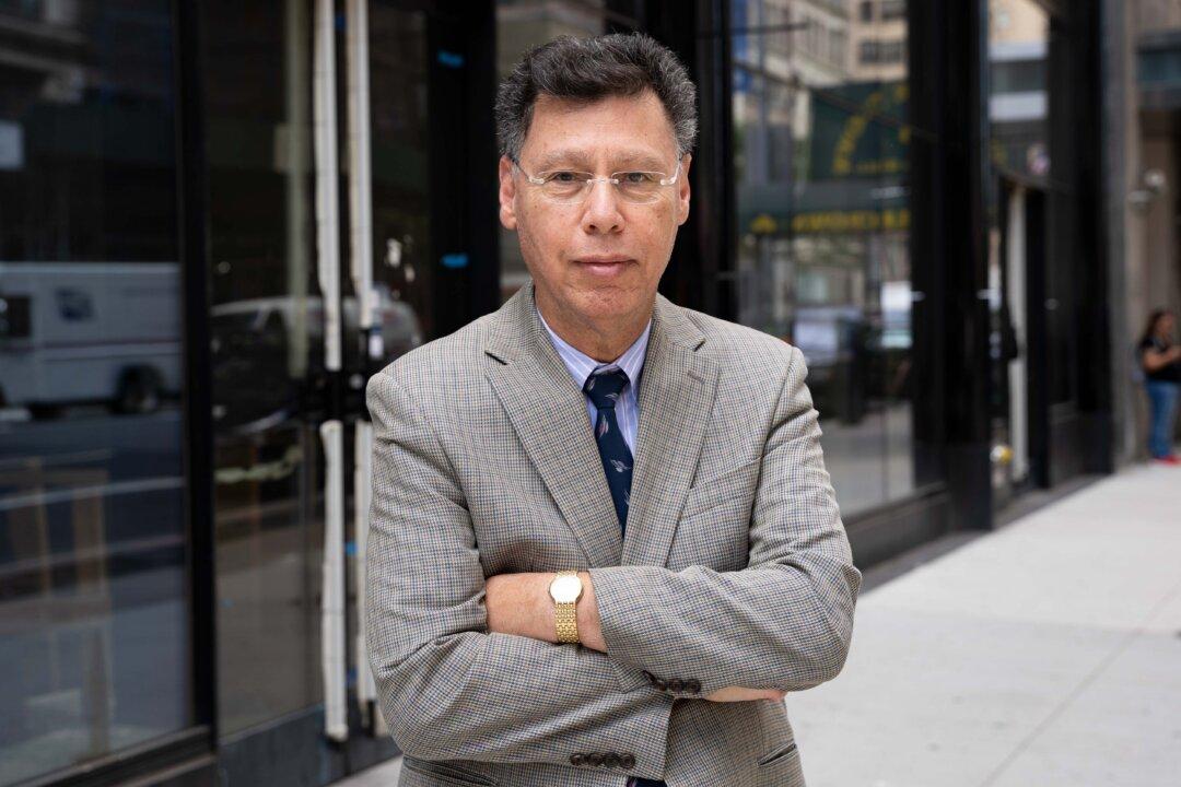 Antibodies From Vaccines Interfering Instead of Neutralizing Because of Spike Protein Changes: Dr. Risch