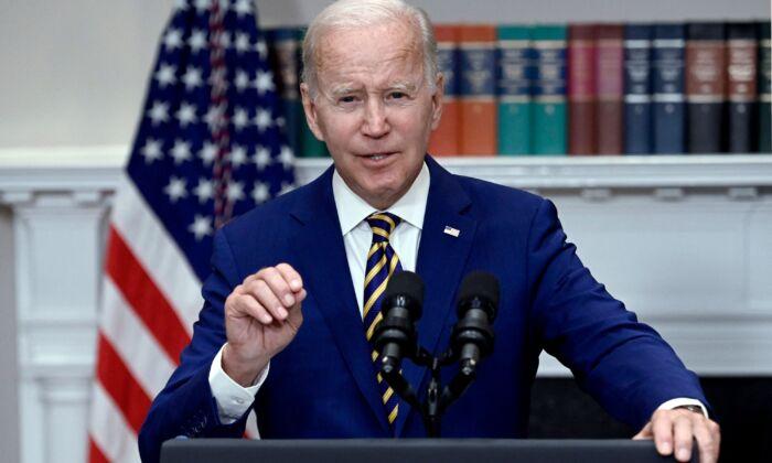 Biden Faces Criticism From Democrats and Republicans Over Student Loan Relief Plan