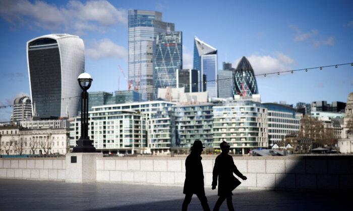 UK Economy Shrank by More Than Previously Thought in 3rd Quarter