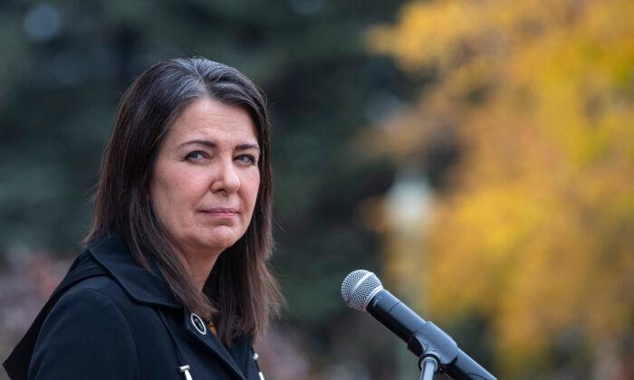 Alberta’s Sovereignty Bill Will Be Amended to Clarify Process, Says Premier Danielle Smith