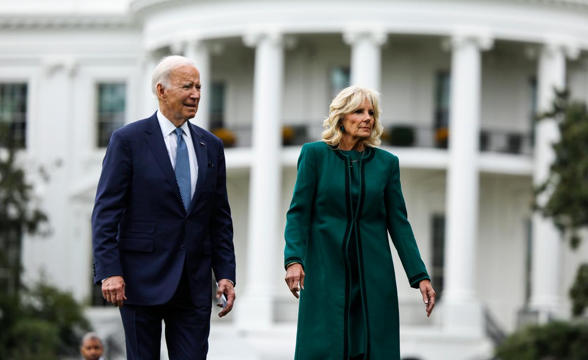 Joe Biden and First Lady Earned Nearly $580,000 in 2022, Tax Returns Show