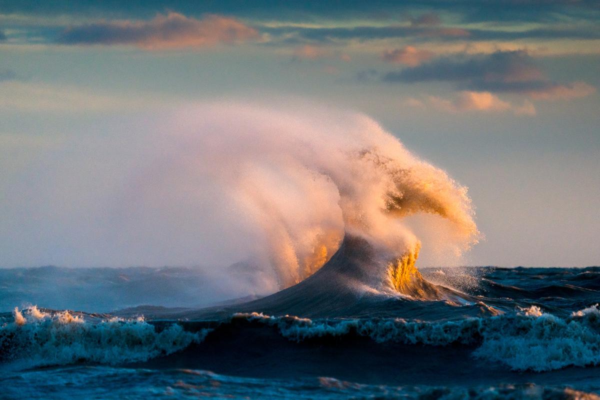 Waves at Lake Erie in autumn, 2022. (Courtesy of <a href="https://www.instagram.com/trevorpottelbergphotography/">Trevor Pottelberg Photography</a>)