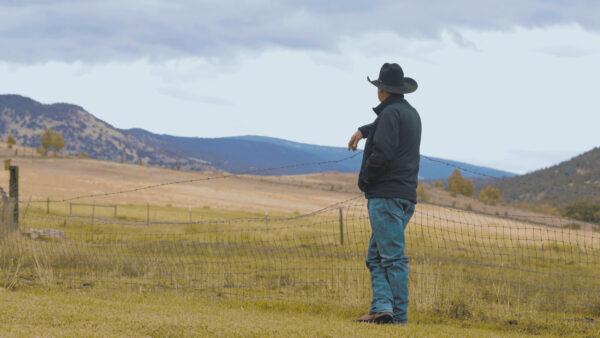 Oregon rancher Lane Roelle in Siskiyou County, Calif., on Sept. 18, 2022. (The Epoch Times)