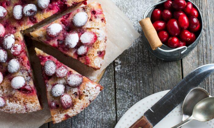 Upside-Down Berry Christmas Cake (Recipe)