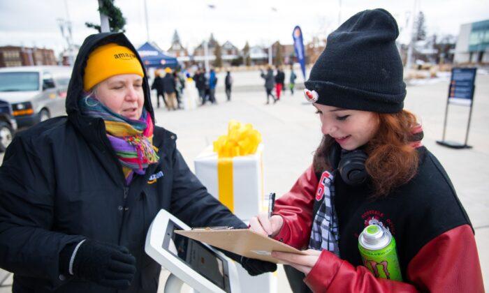 Kindness Exchange Cross-Canada Tour Inspires 1,700 Acts of Kindness