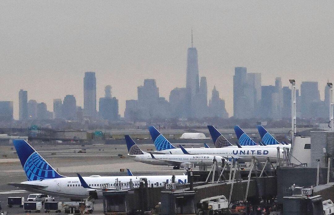 United Airlines Resumes Flights After Brief Nationwide Ground Stop