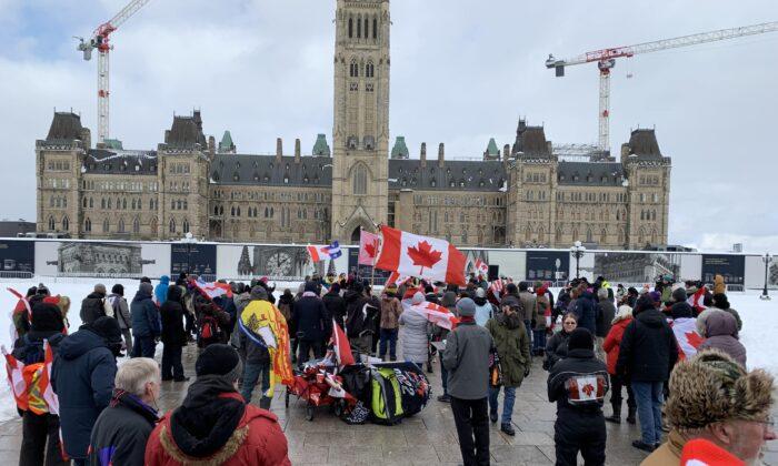 Hundreds Gather on Parliament Hill to Commemorate First Anniversary of Freedom Convoy Protest