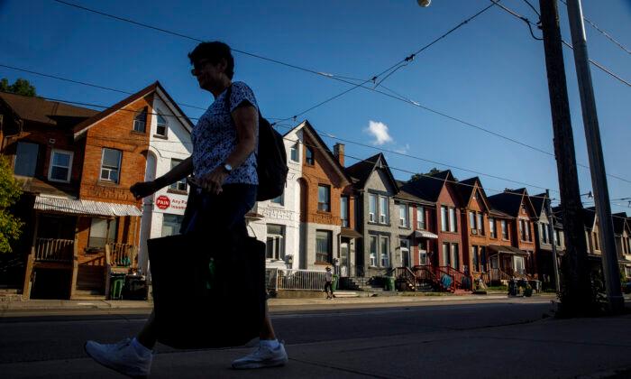 ‘Unprecedented Swing in Housing Demand’: 995,000 Arrivals to Canada Straining Housing Supply, Report Says