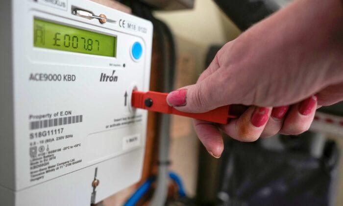 UK Courts Ordered to Halt Cases Involving Force-Fitted Energy Prepayment Meters