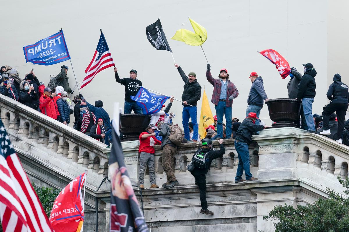 Florida Man Who ‘Attacked Officers With Flagpole’ on Jan. 6 Sentenced to 4 Years in Prison
