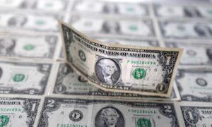 Dollar Holds Firm Ahead of Inflation-Heavy Data Deluge