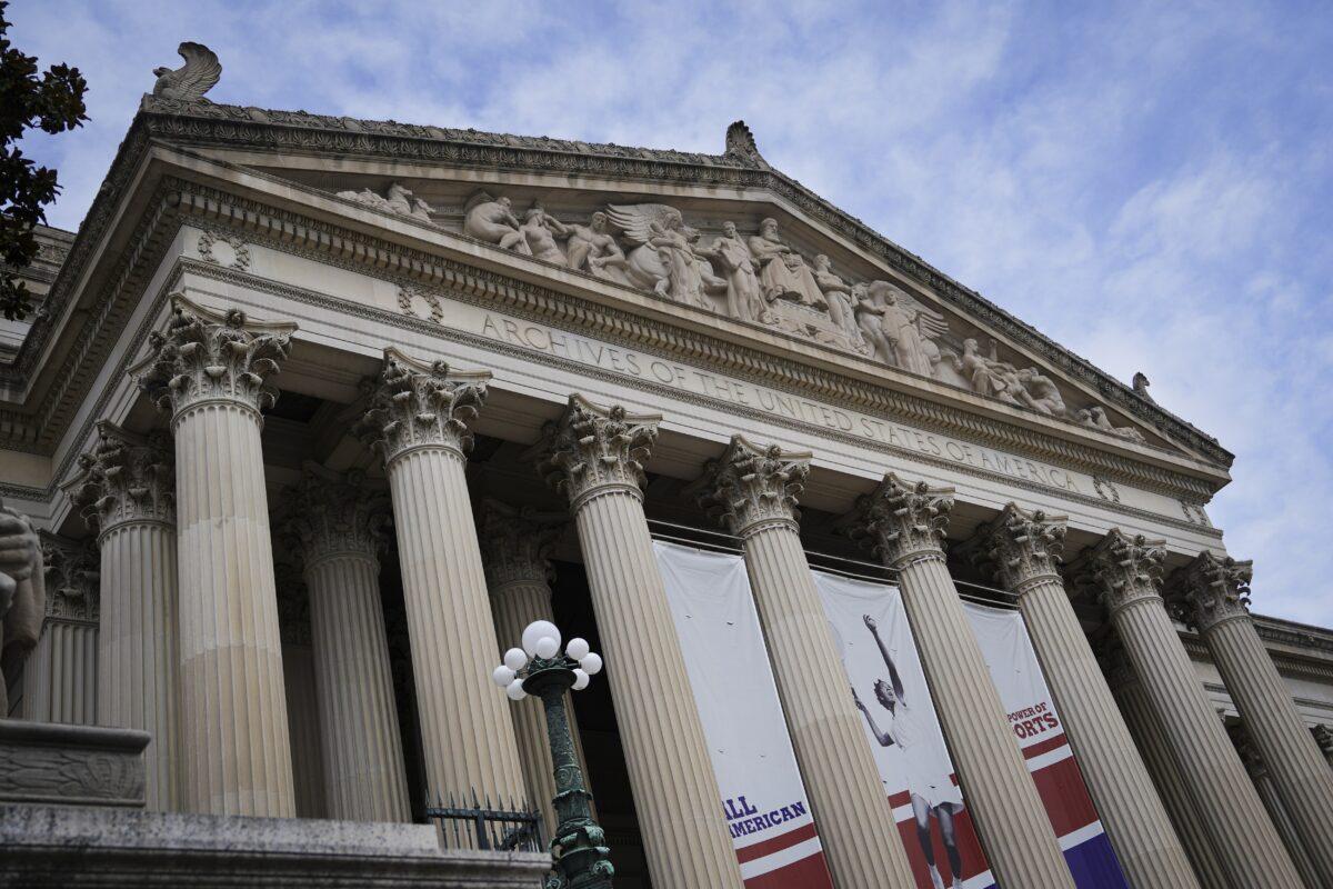 The National Archives building in Washington on March 28, 2023. (Madalina Vasiliu/The Epoch Times)