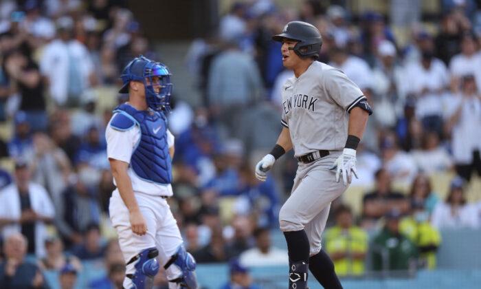 Yankees Score Runs in Final 3 Innings for 4–1 Victory Over Dodgers