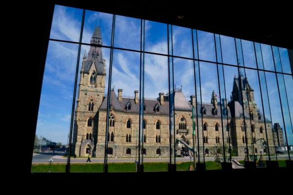 Nearly 1,000% More COVID Cases in Public Service After Vaccine Mandate, Labour Board Hears