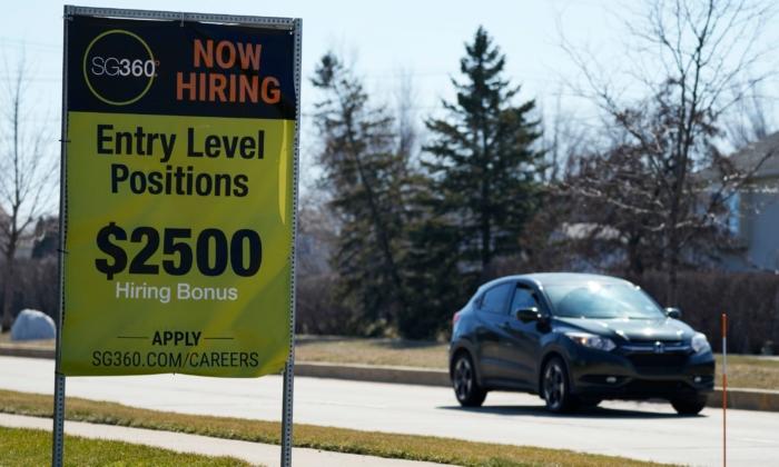 More Americans Apply for Jobless Benefits, but Layoffs Are Not Rising Significantly