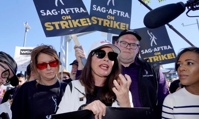 Movie and TV Stars Join Picket Lines in Fight Over the Future of Hollywood