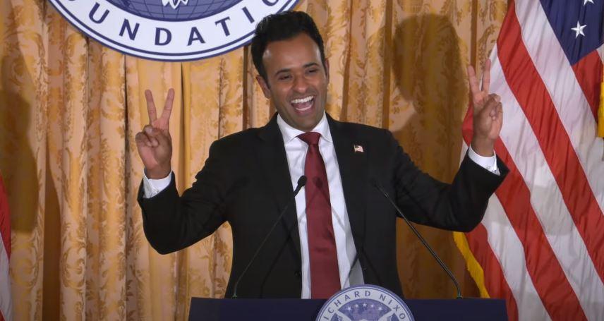 Republican presidential hopeful Vivek Ramaswamy flashes the Nixonian "V for Victory" sign at the Richard Nixon Presidential Library in Yorba Linda, Calif., on Aug. 18, 2023. (Screenshot)
