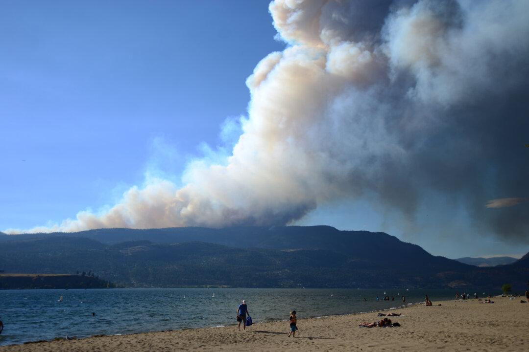 More than 350 Wildfires Continue Burning in BC, Displacing Residents, Destroying Homes