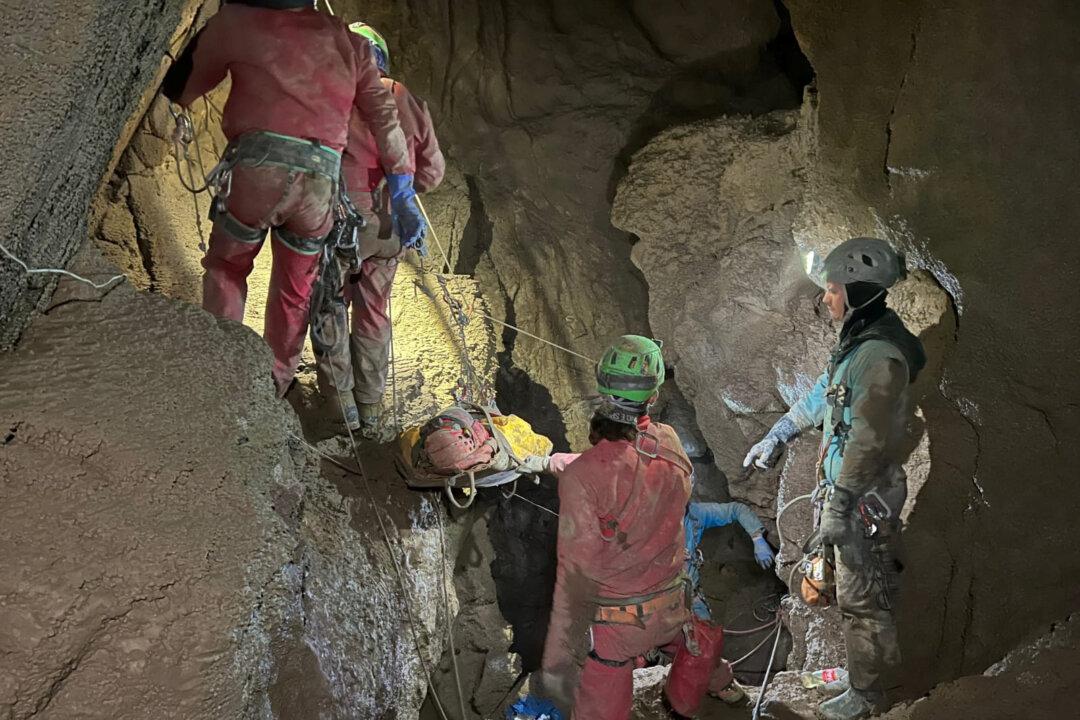 American Caver Surfaces From Turkish Cave After 10-Day Rescue
