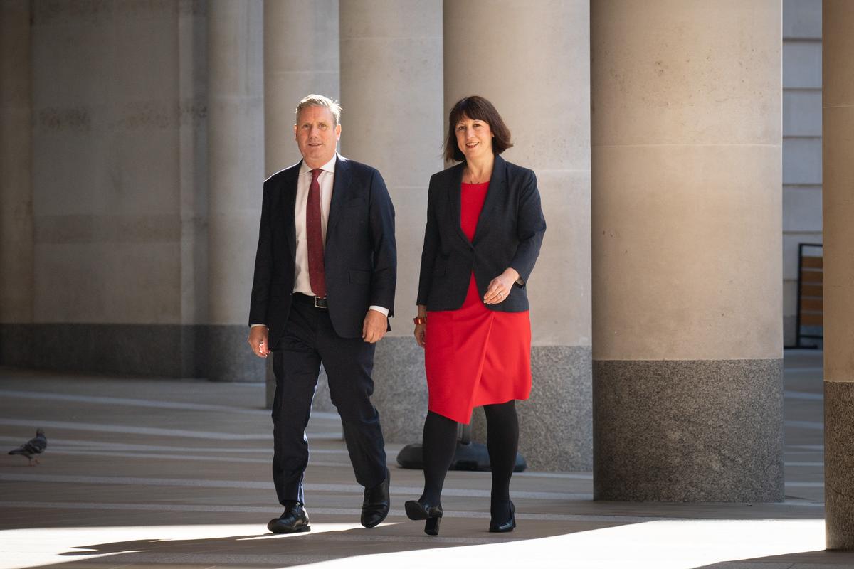 Think Tank Brands Labour’s £28 Billion Green Pledge as ‘Fantasy’ Amid Timeline Confusion